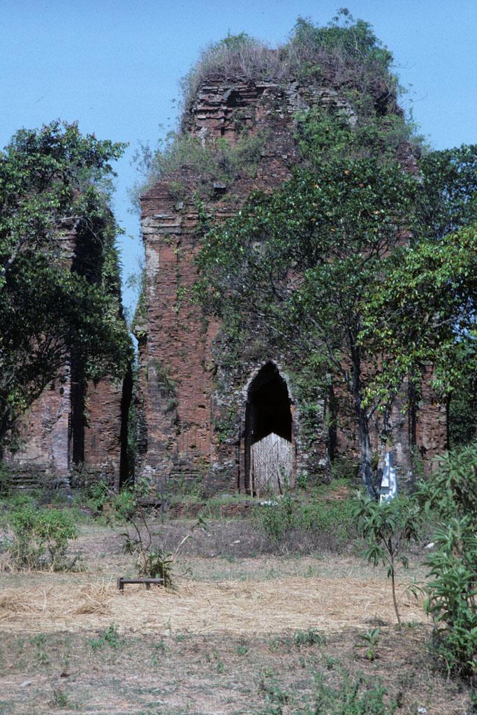 <img typeof="foaf:Image" src="http://statelibrarync.org/learnnc/sites/default/files/images/vietnam_124.jpg" width="683" height="1024" alt="Cham tower overgrown by vegetation south of Hai An" title="Cham tower overgrown by vegetation south of Hai An" />