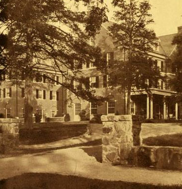 Photograph of the Carolina Inn, Chapel Hill, N.C. From the 1930 University of North Carolina yearbook <i>The Yackety Yack,</i> Volume XXX, p. [23]. Published 1930 by the Publications Union of the University of North Carolina Chapel Hill.  Arthur Cleveland Nash designed the Carolina Inn. 