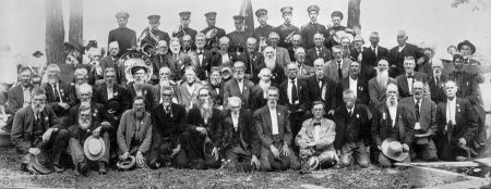 A reunion of Confederate veterans near Brevard, 1911. North Carolina Collection, University of North Carolina at Chapel Hill Library.